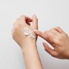 Arocell Super Neck Cream su sviestmedžio sviestu ir migdolų aliejumi